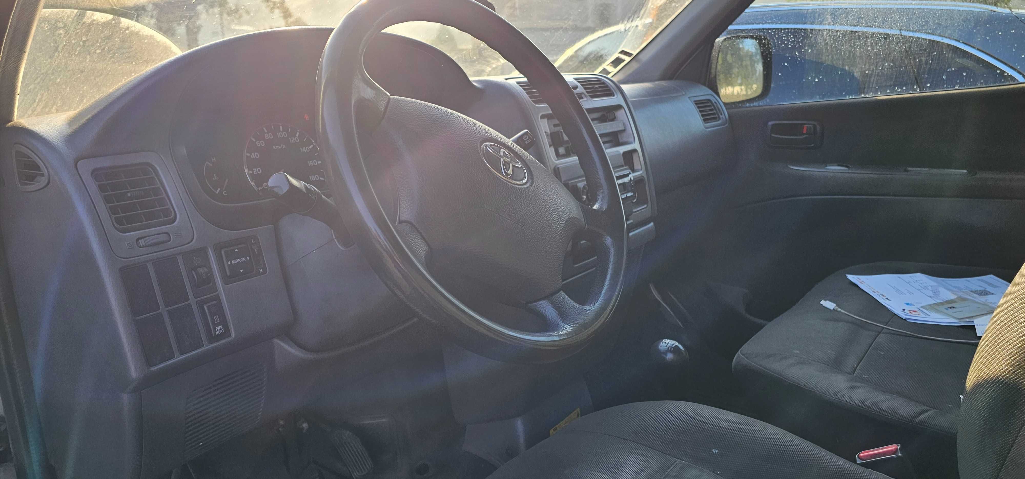 Toyota Hiace 2.5 D4D Service 6 lugares