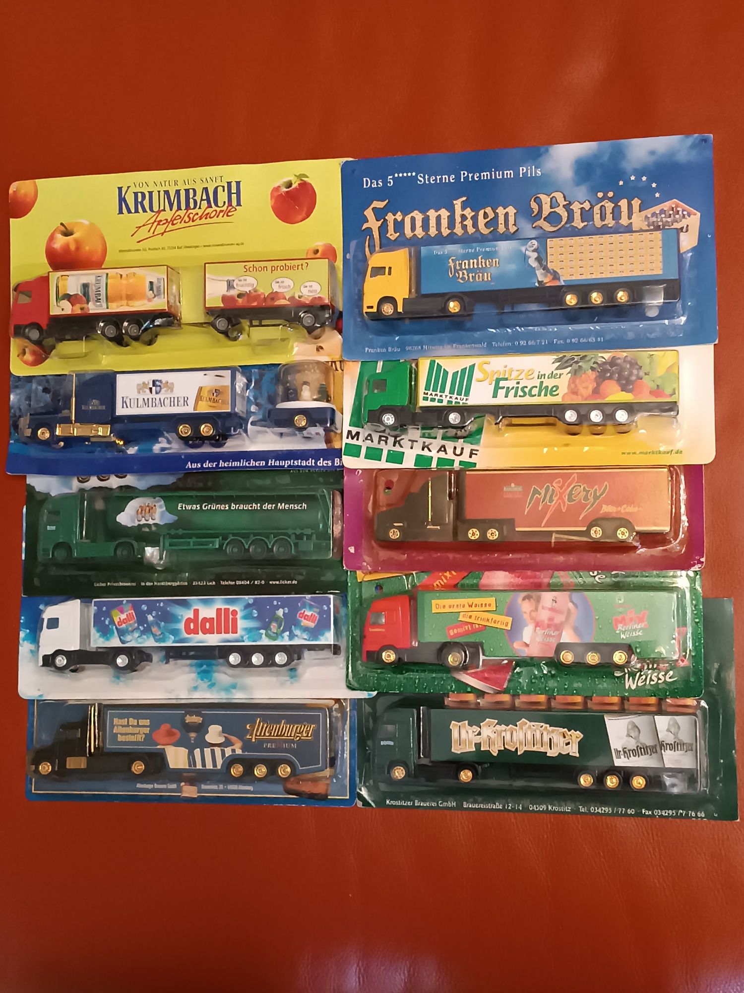 Zestaw modeli 10-ciu ciężarówek różnych marek o skali 1:87