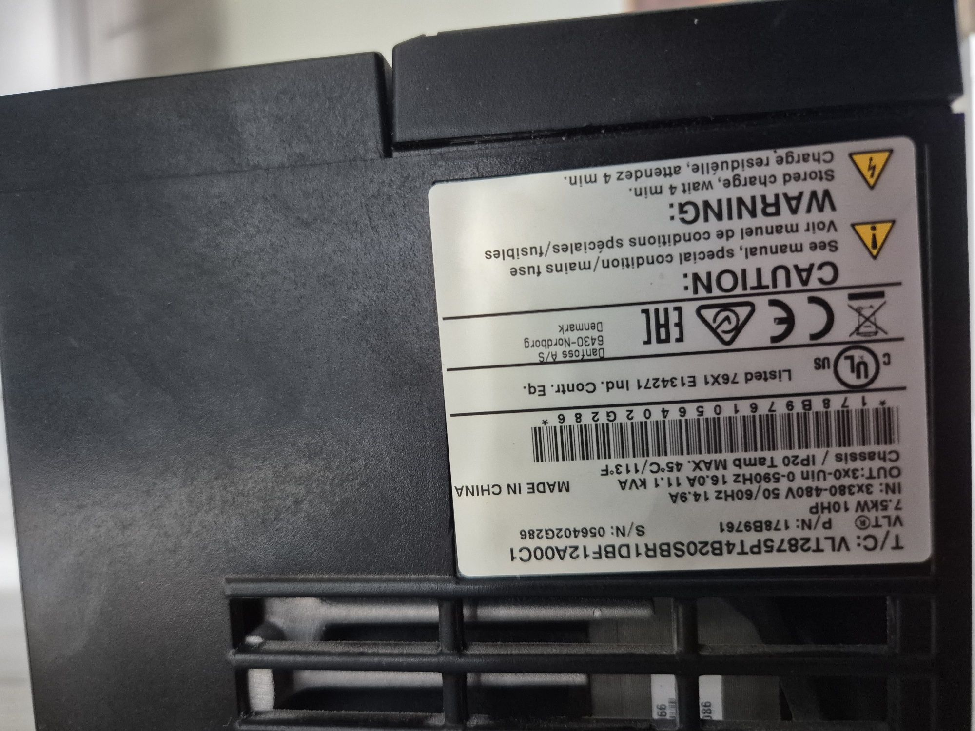 Falownik Danfoss VLT2875PT4B20SBR1DBF12A00C1 7.5 KW 400 V