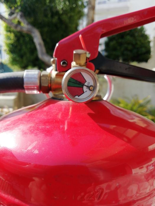 Extintor de Incêndios GLORIA PD 6 GA 6kg + Suporte de pé