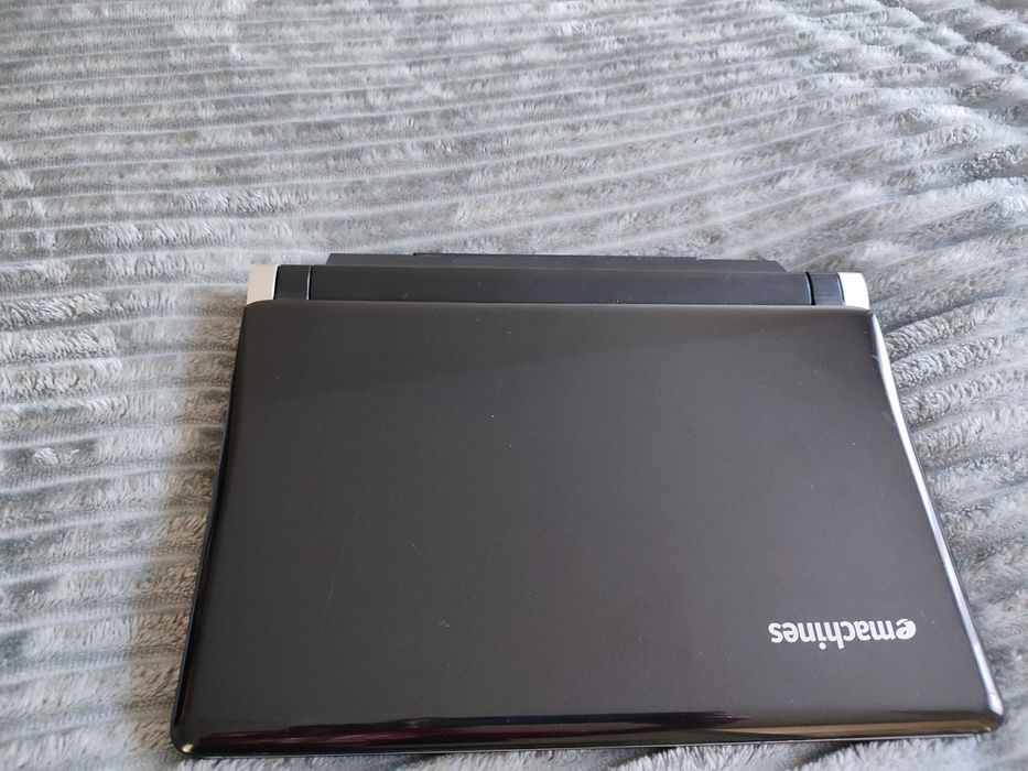 Нетбук Acer eMachines