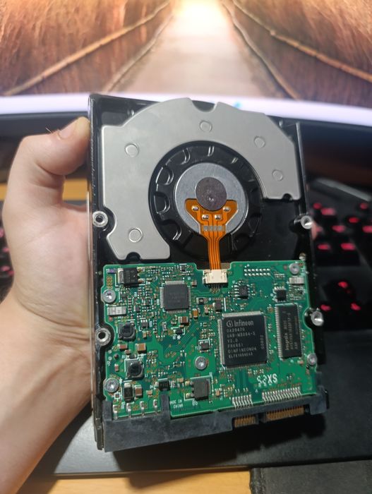 Продам жорсткий диск hdd на 1 tb