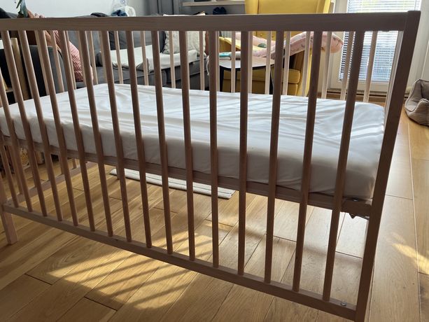 Łóżeczko niemowlęce IKEA SNIGLAR + materac + wanienka