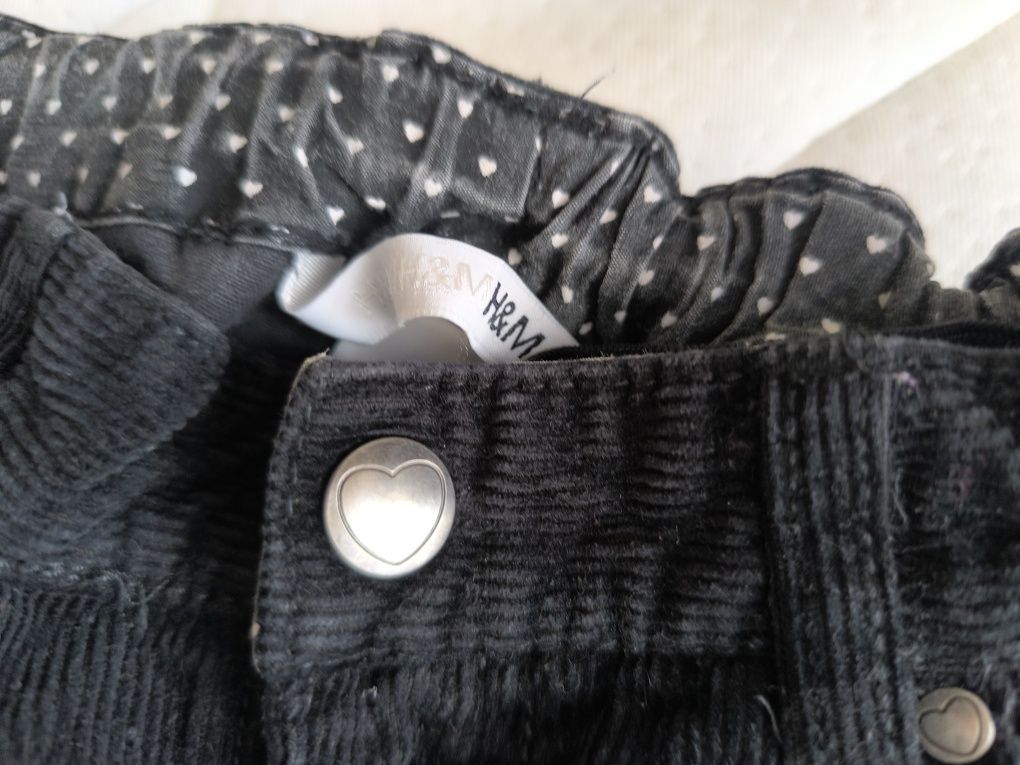 Spodnie sztruksowe z serduszkami  h&m rozmiar 5-6 lat