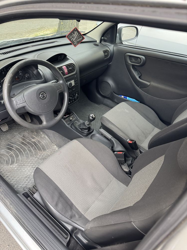 Opel Corsa C comercial