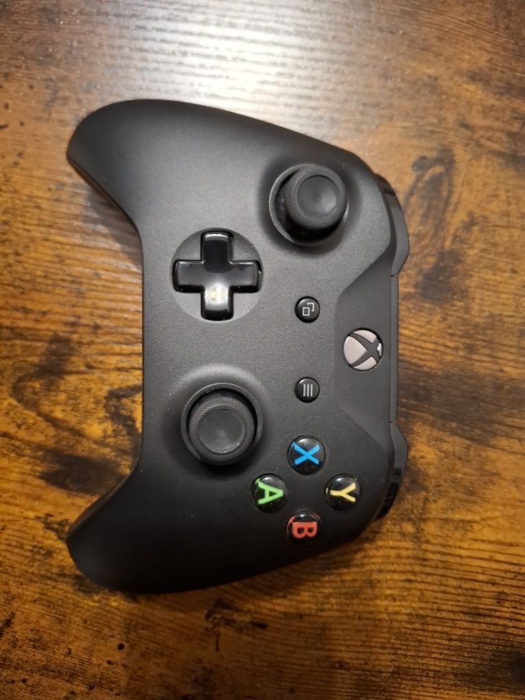 Konsola XBOX ONE X 1 TB