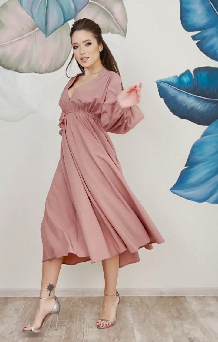 Нарядна елегантна сукня. Розовое платье