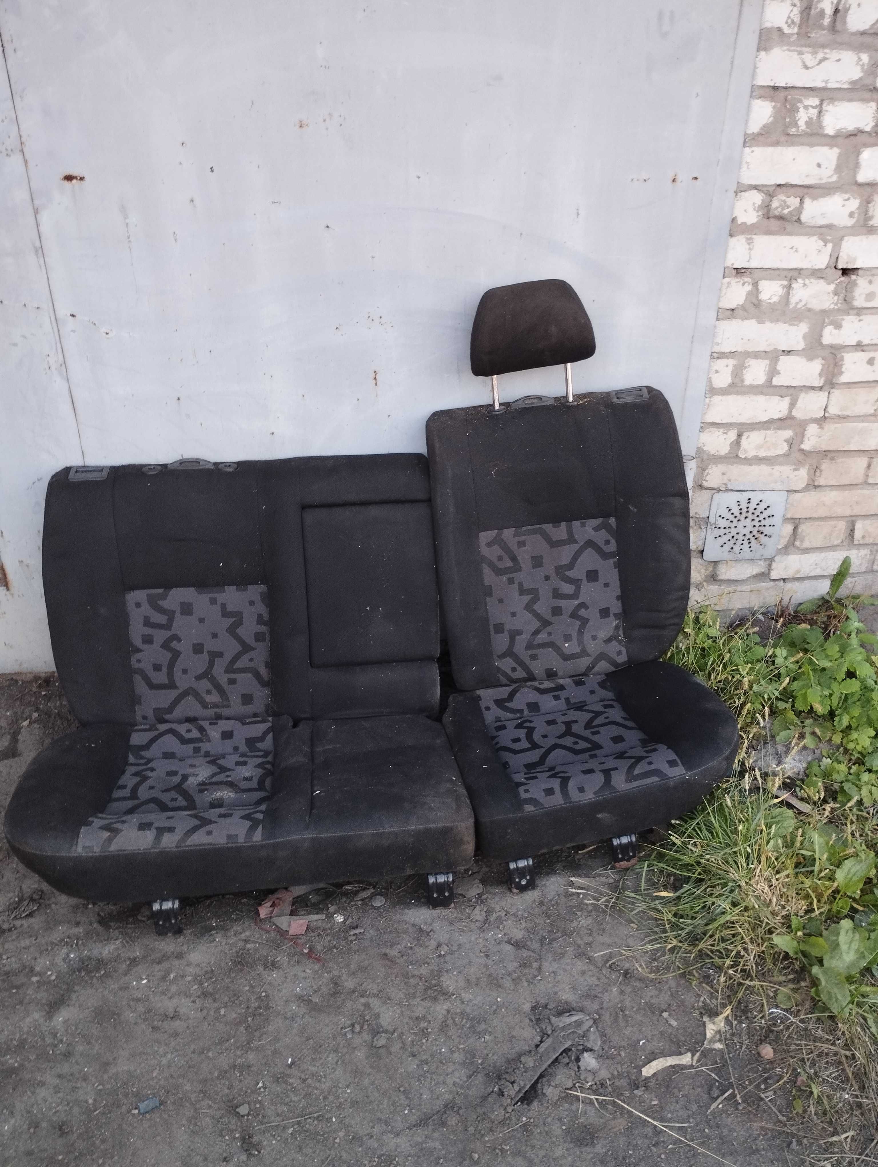 Сидіння від різних авто
