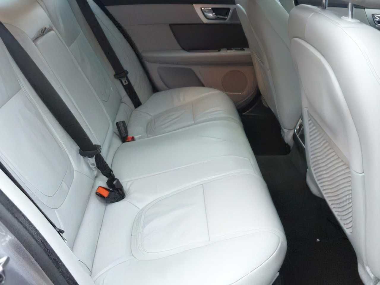 Jaguar Xf      2014