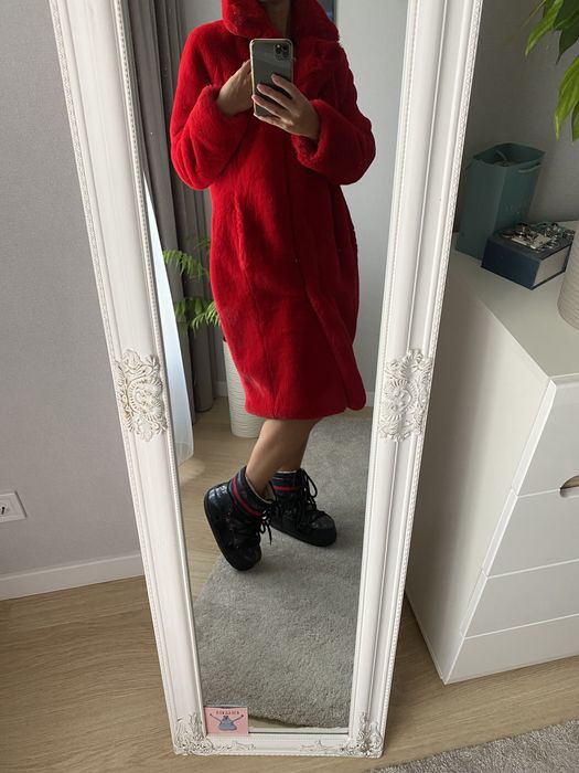 Шуба червона фірми Yavorsky