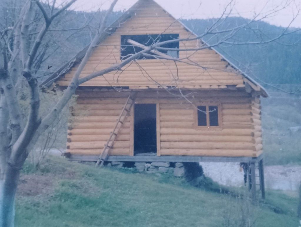 Продам дерев'яний будинок