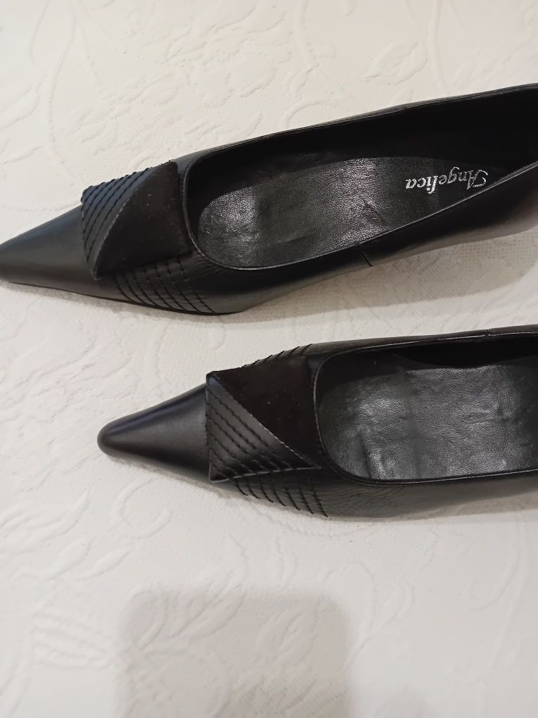 Sapatos PELE Novos 36