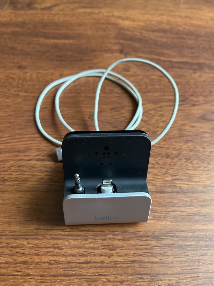 Stacja dokująca z jack do iPhone 5,6,8,9,10,11,12,13 ładowarka Belkin