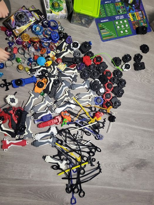 Бейблейд бум). Деталі до бейблейдів..