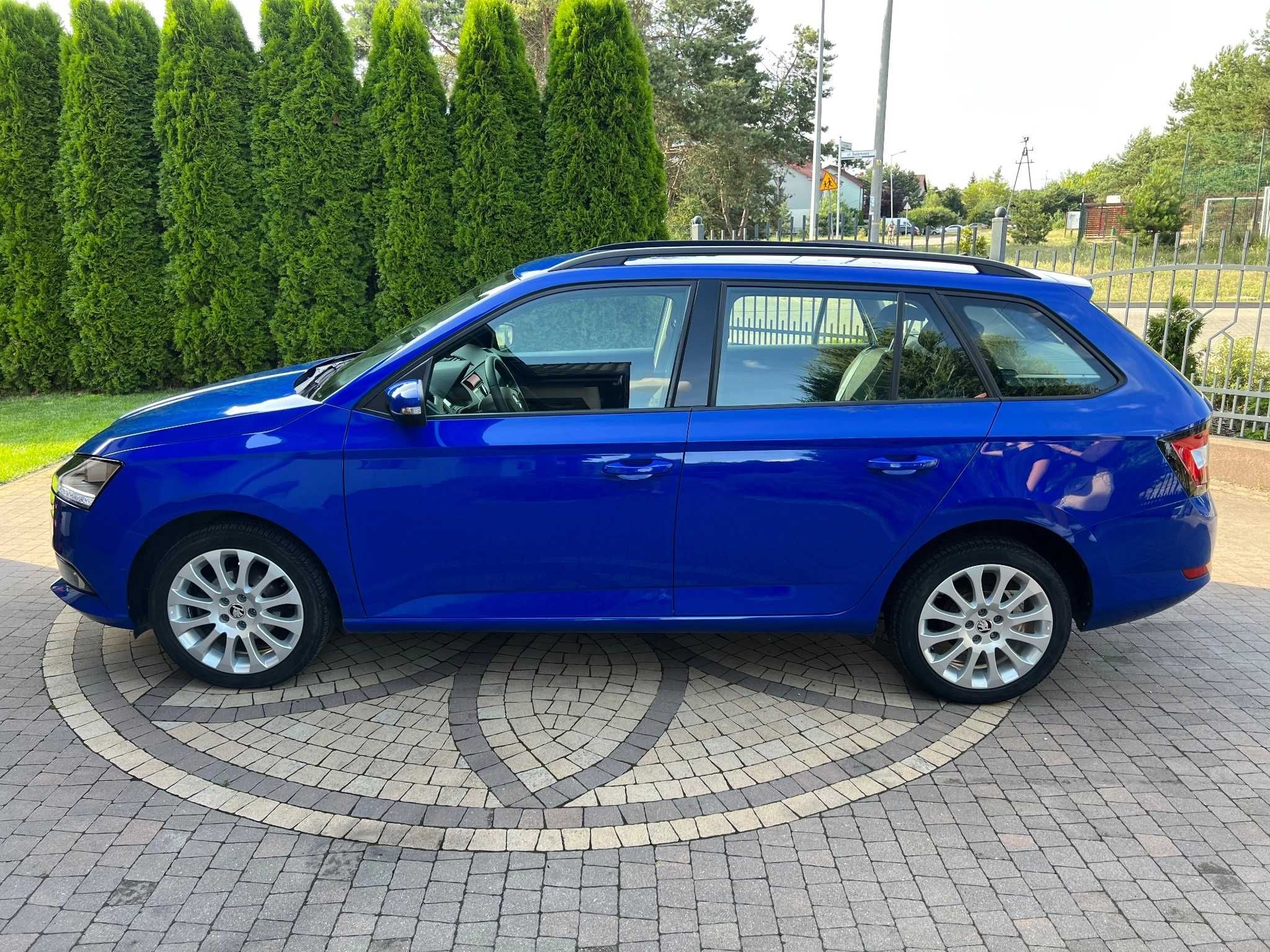 Wynajem wypożyczalnia 5 osób, 9 osób, SKODA, PEUGEOT, FORD Transit