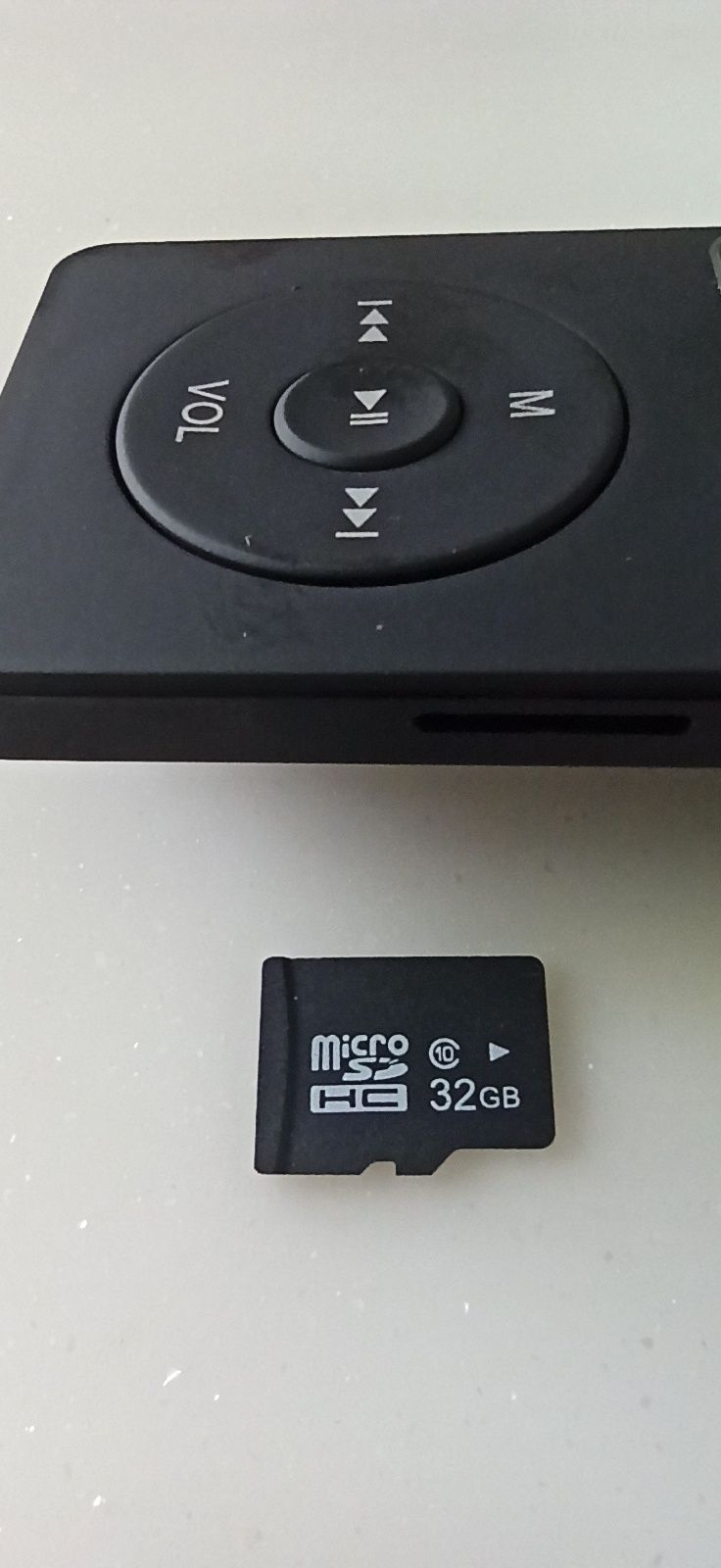 MP3 PLAYER.  Mini music player.