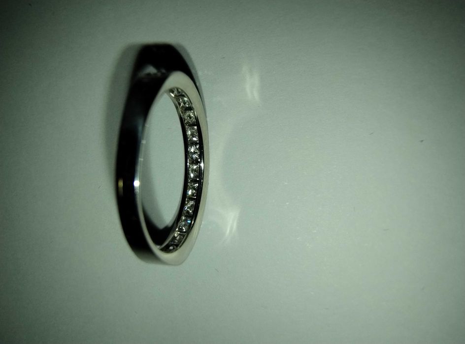 Platynowa obrączka pół eternity z diamentami 1,00 ct