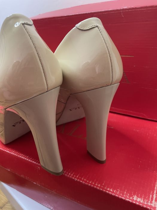 Туфлі на підборах шкіряні мешти