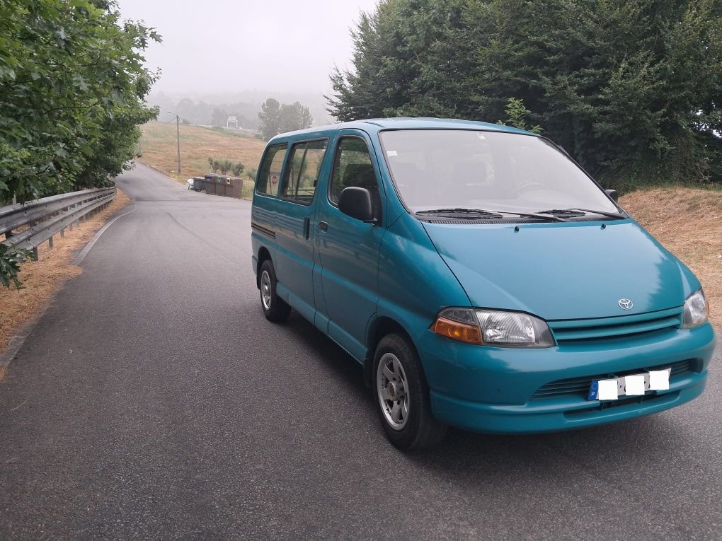 Toyota Hiace 9 lugares