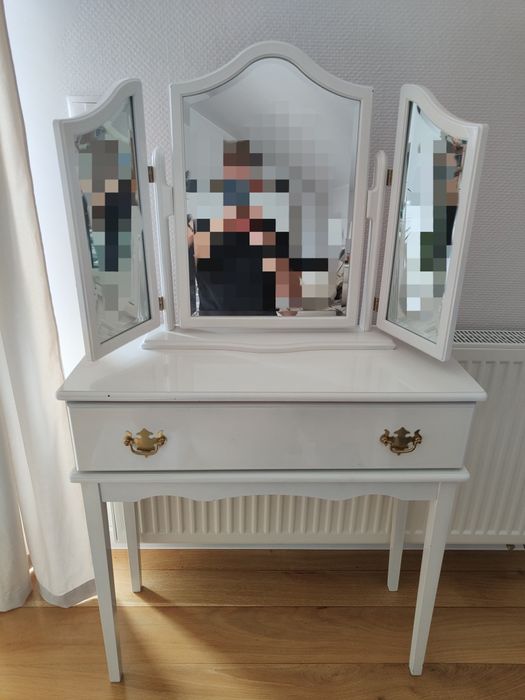 Toaletka w stylu vintage