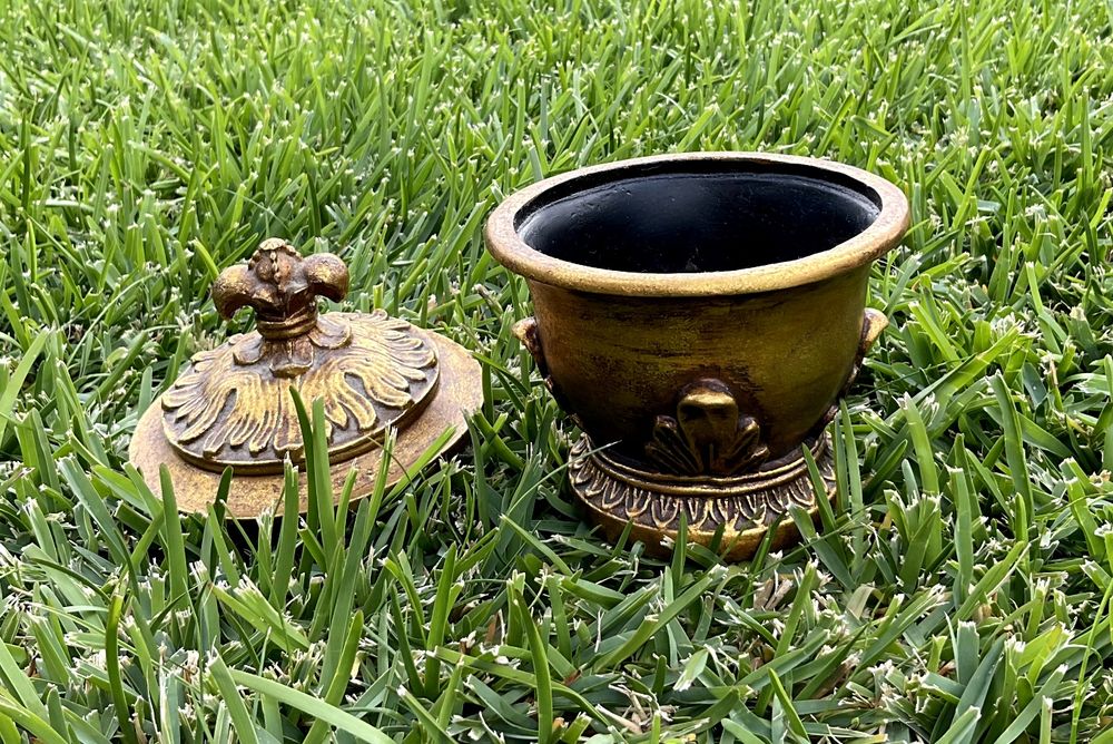 Caixa de Jóias dourada