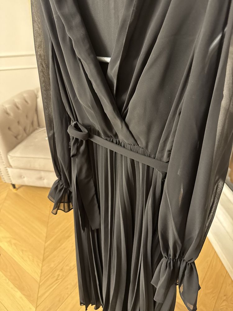 Czarna elegancka sukienka BOOHOO OCCASION – rozmiar UK 14 / EU 42