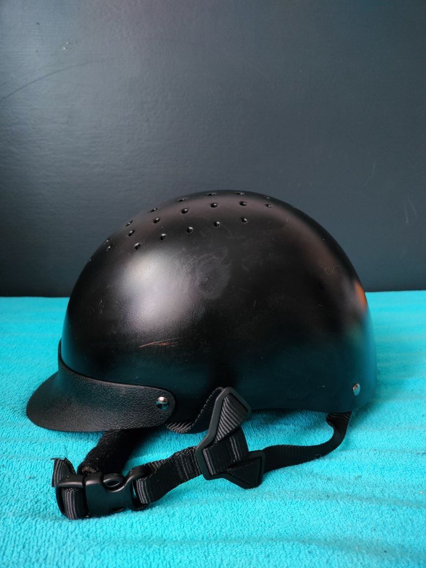 Kask jeździecki  Toczek  Fouganza
