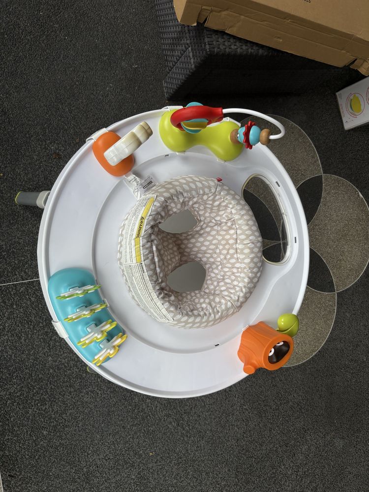 Mesa de atividades da skip hop