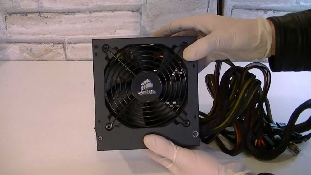 Fonte de Alimentação Corsair CX600 80+ Bronze - Eficiente e Silenciosa