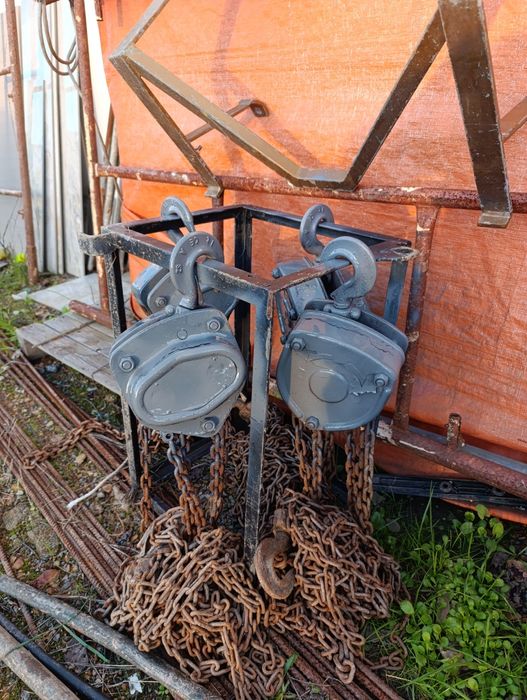 4 Cadernais de correntes de 1000kg cada