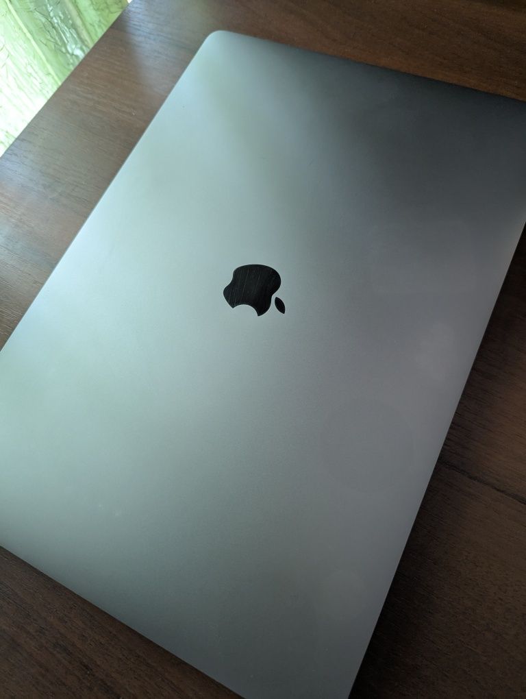 Macbook Pro 16 2019 16/512 i7 5300m