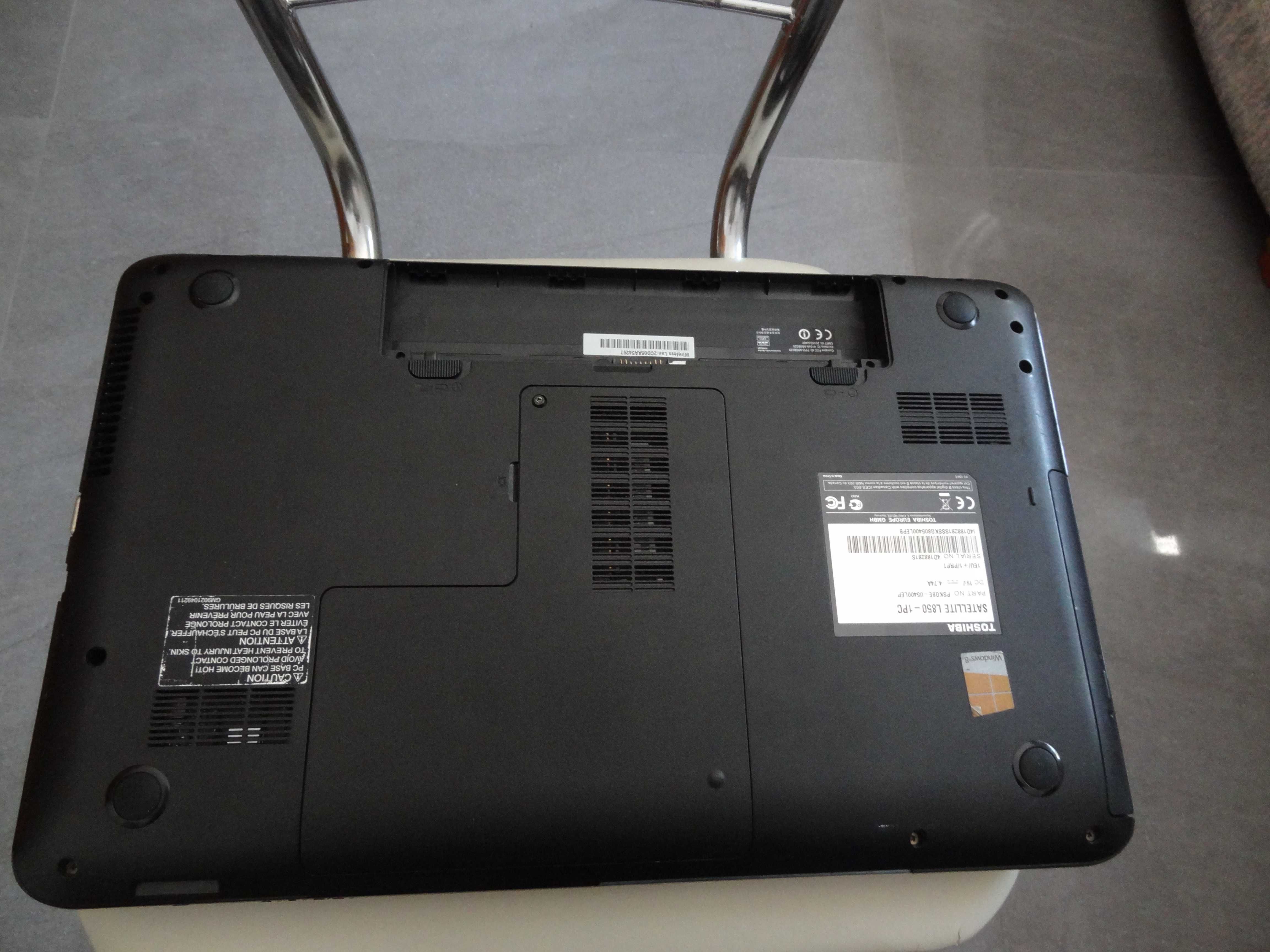 carcaça touchpad Toshiba L850, restantes peças sob consulta