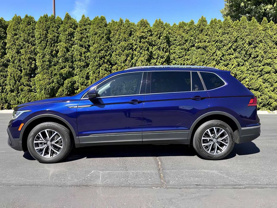 Volkswagen Tiguan      2022