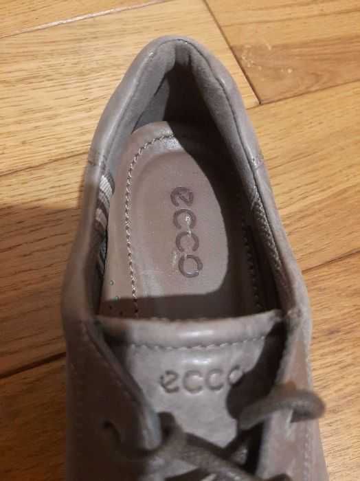 Женские кожаные кроссовки ECC0