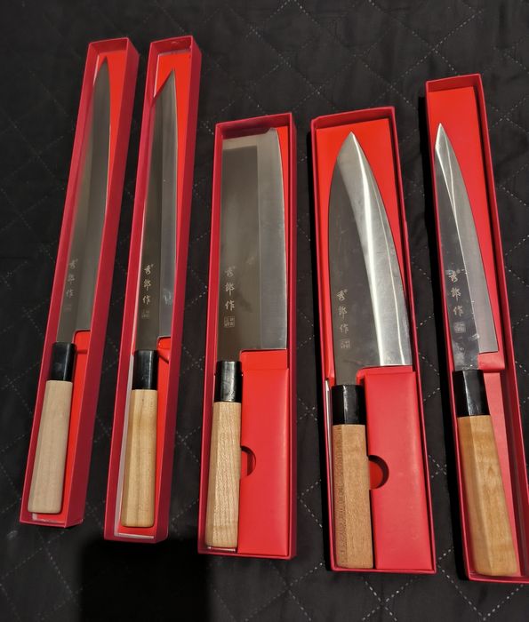 Zestaw 5 nowych noży