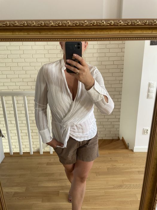 Biała bluzka Massimo Dutti prążki dekolt