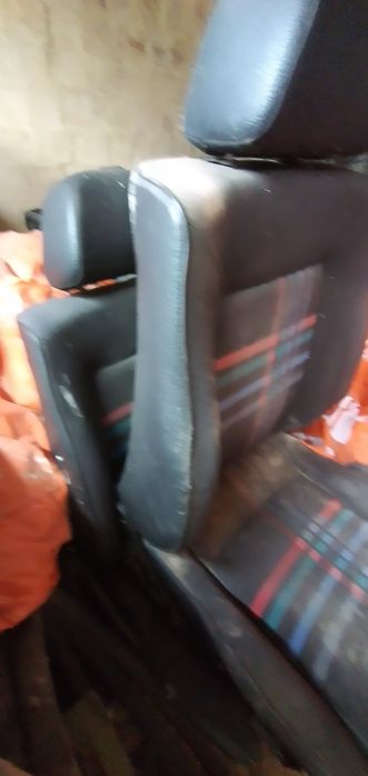 Передні сідушки .передні сідушки