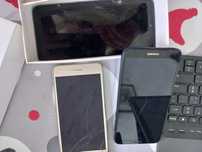 Tablets telemóveis usados.