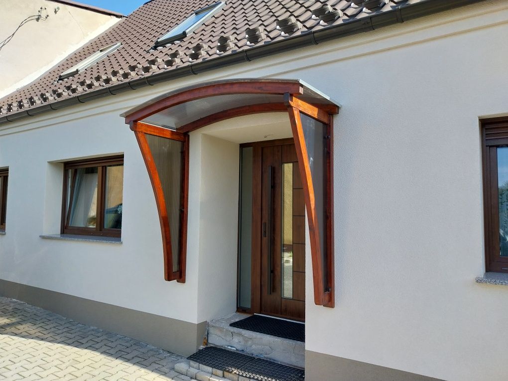 Zadaszenie nad drzwi, daszek