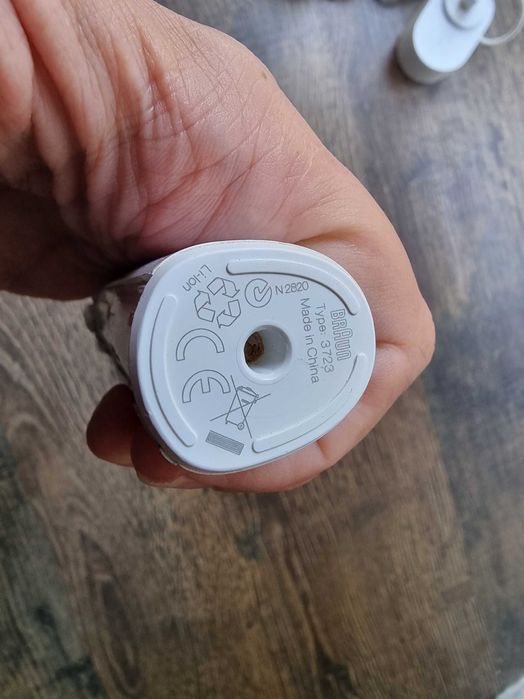 Ультразвукові зубні щітки (на запчастини, все працює)