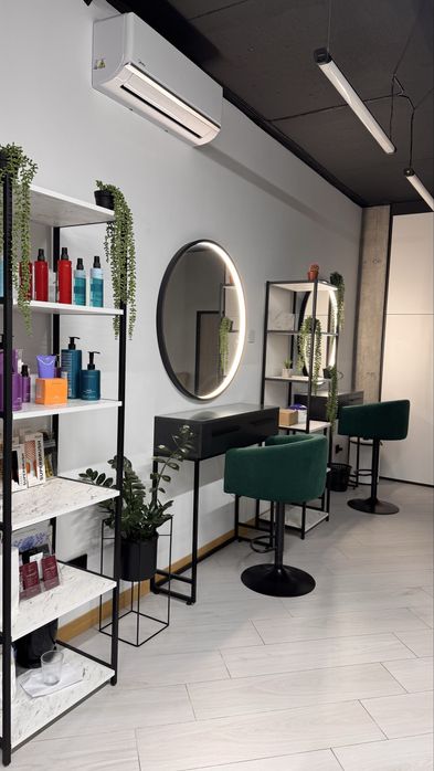 Оренда місця для бровиста, майстра по зачіскам, візажист