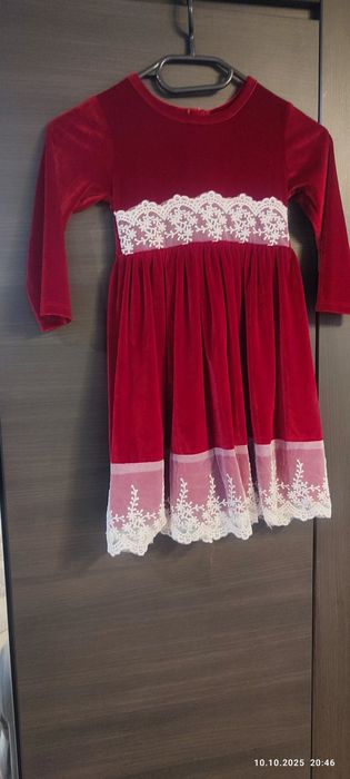 Sukienka czerwona śliczna