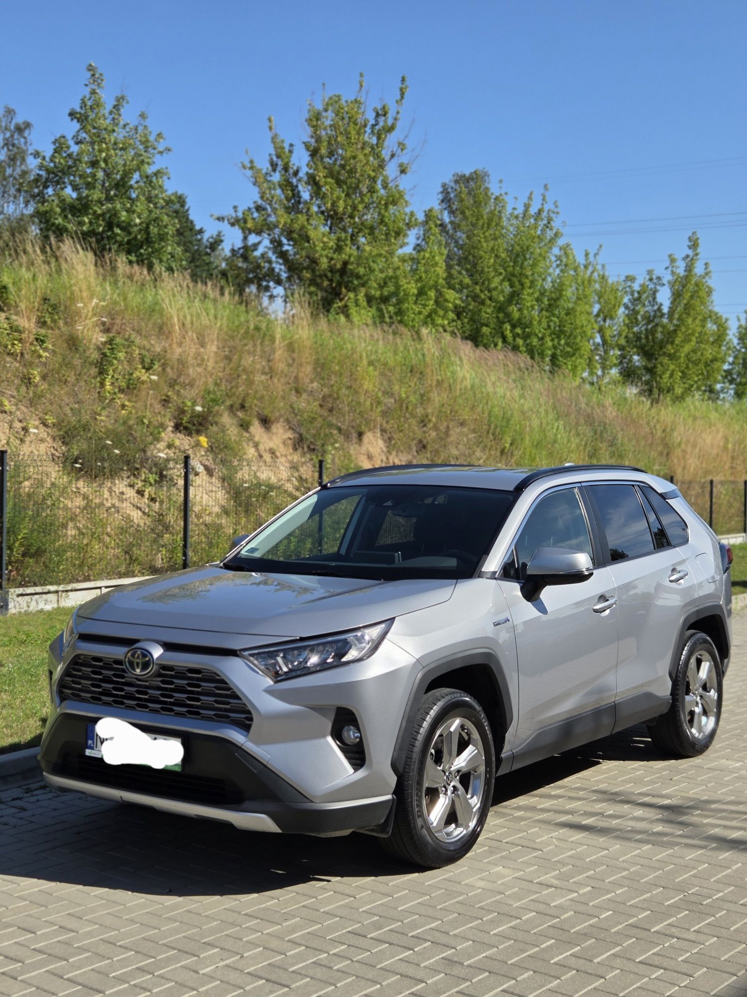 Sprzedam Toyota RAV 4 Hybryda