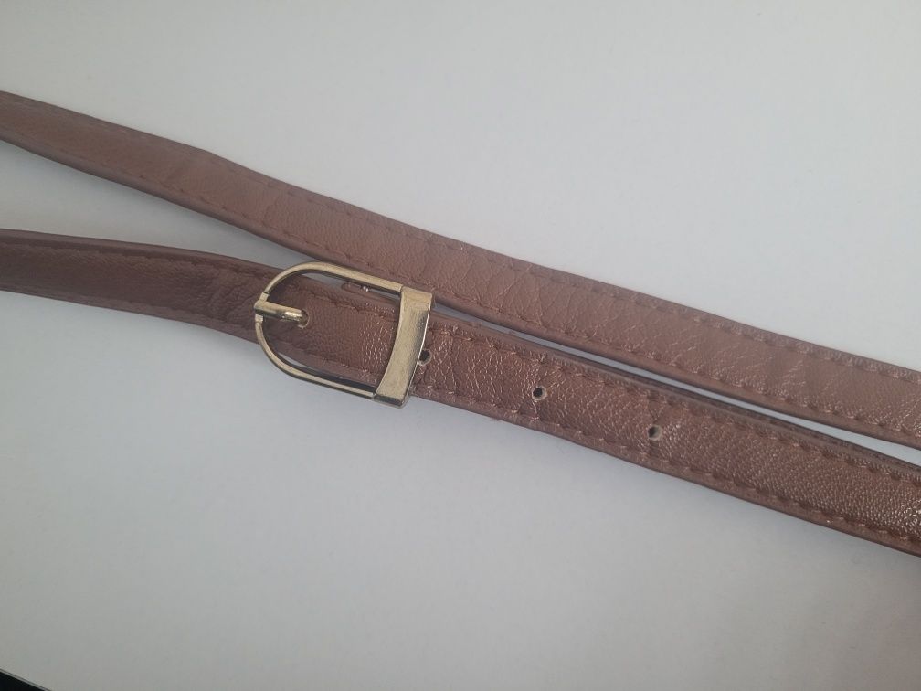 Torebka wiklinowa okrągła koszyk boho na pasku na ramię zapinana