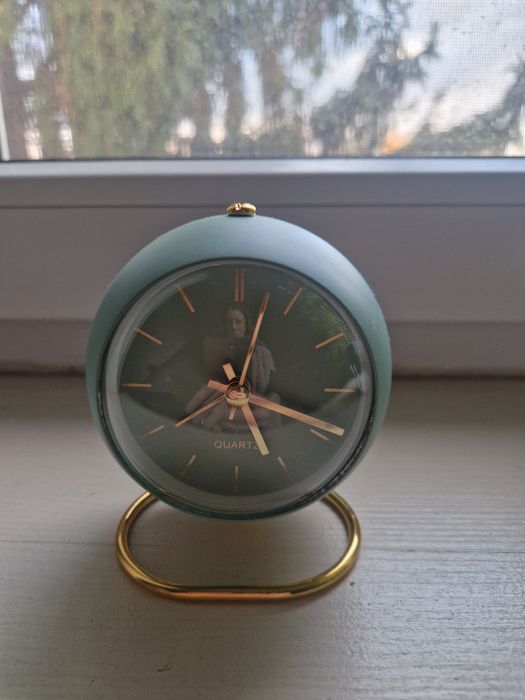 Budzik stojący, stylowy