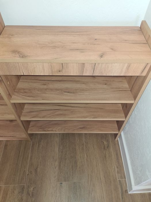 Продам тумбочку у передпокій