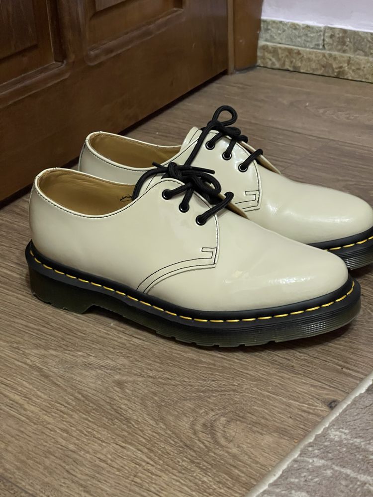 Лакові dr. Martens