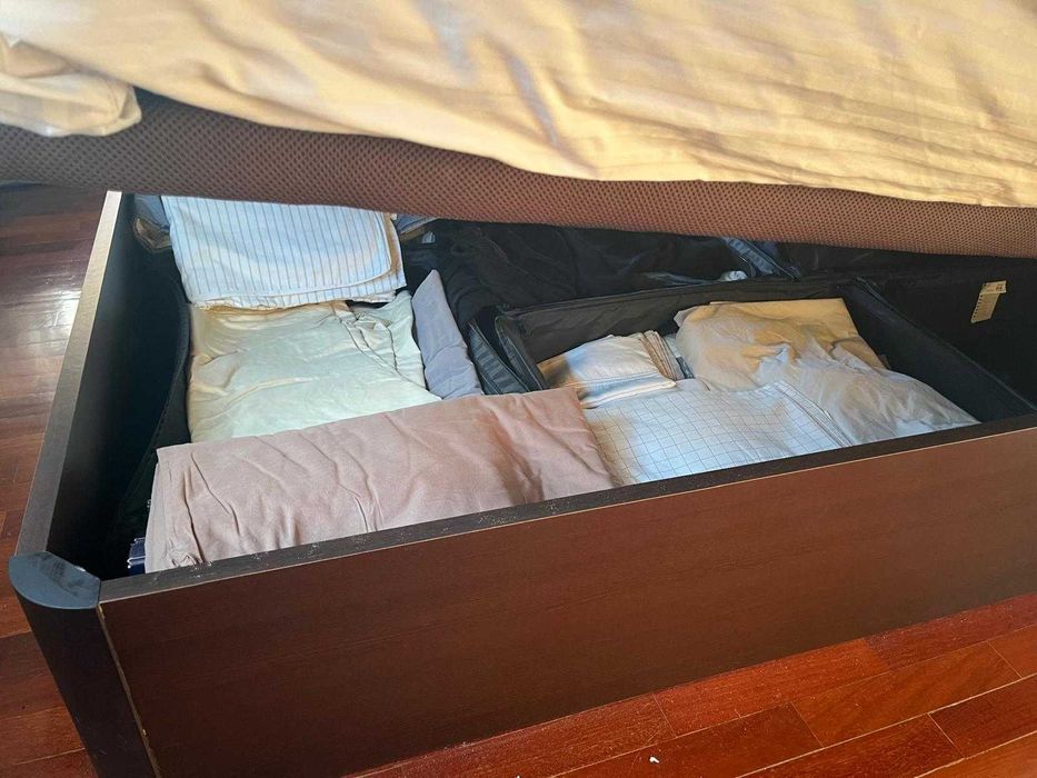 Cama sommier e cabeceira