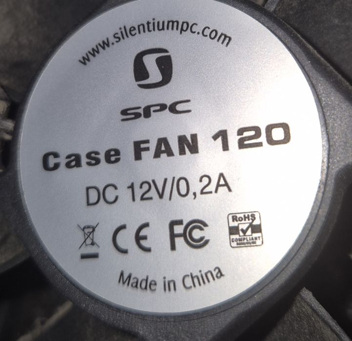 Komputer stacjonarny bez karty graficznej i dysku