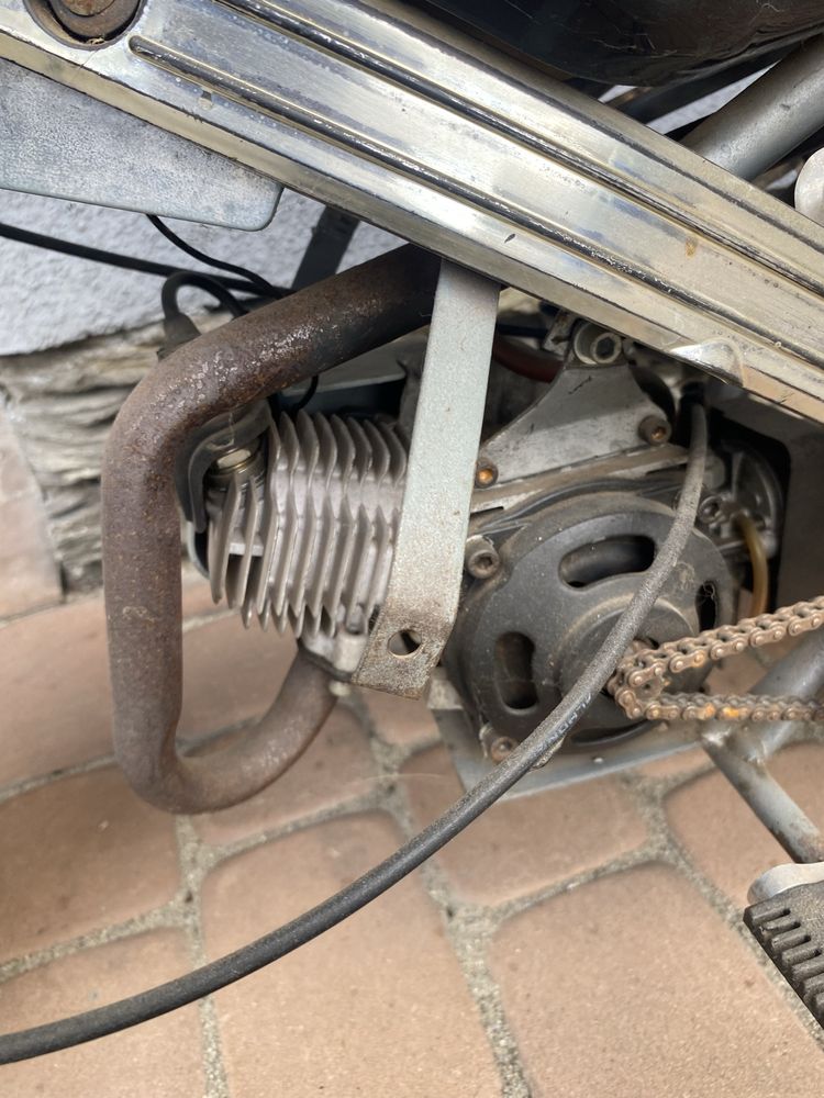 Motorek spalinowy